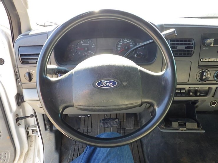 2005-ford-f450-image-27