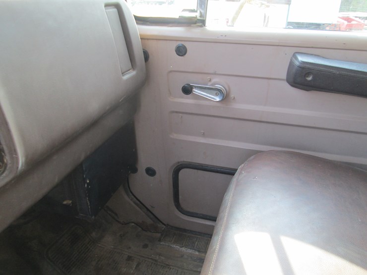 1981-international-s1800-image-33