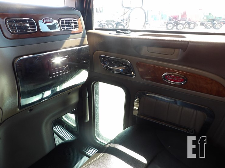 2008-peterbilt-389-image-37