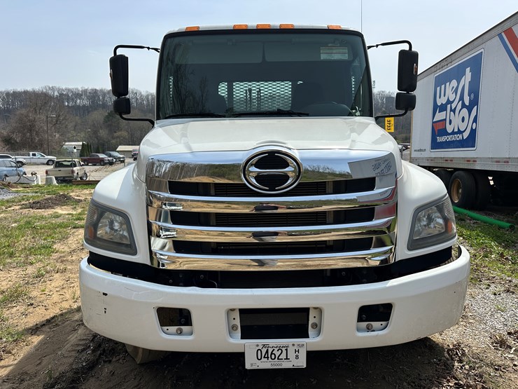 2020-hino-268-image-6