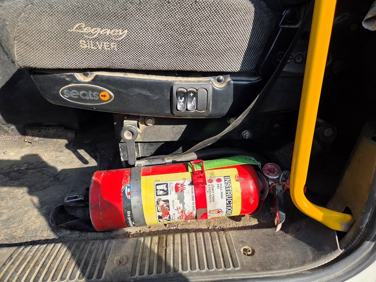 2012-international-7600-image-65