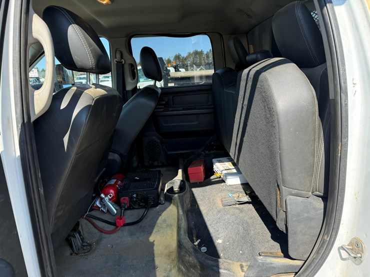 #2047-•-2012-ram-5500-heavy-duty-4x4-service-truck-image-37