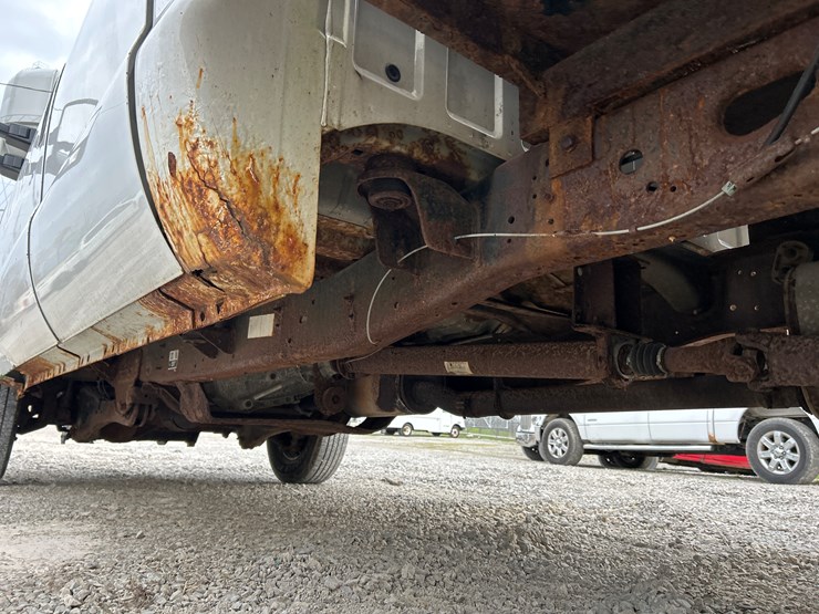 2011-ford-f350-image-25