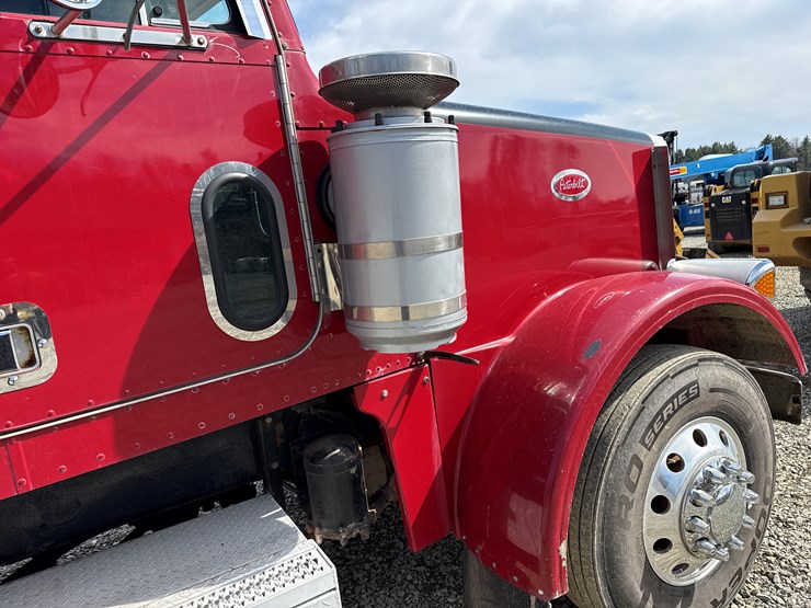 2004-peterbilt-378-image-24