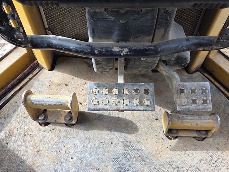 caterpillar-d6n-xl-image-46