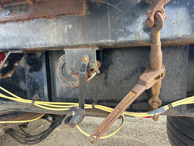 2010-massey-ferguson-8-image-51