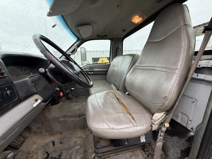 2008-ford-f750-image-23