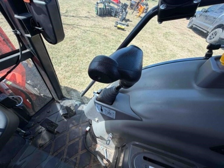 2018-kioti-dk4210-se-tractor-image-22