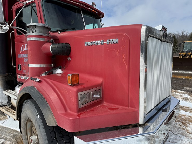#2016-•-1990-western-star-quad-axle-dump-truck-image-11