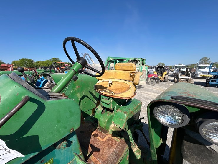 john-deere-3020-image-10