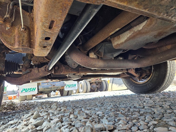 2003-chevrolet-3500-image-33