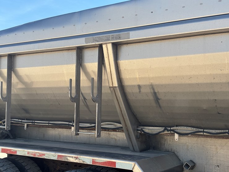 2006-international-7600-image-61