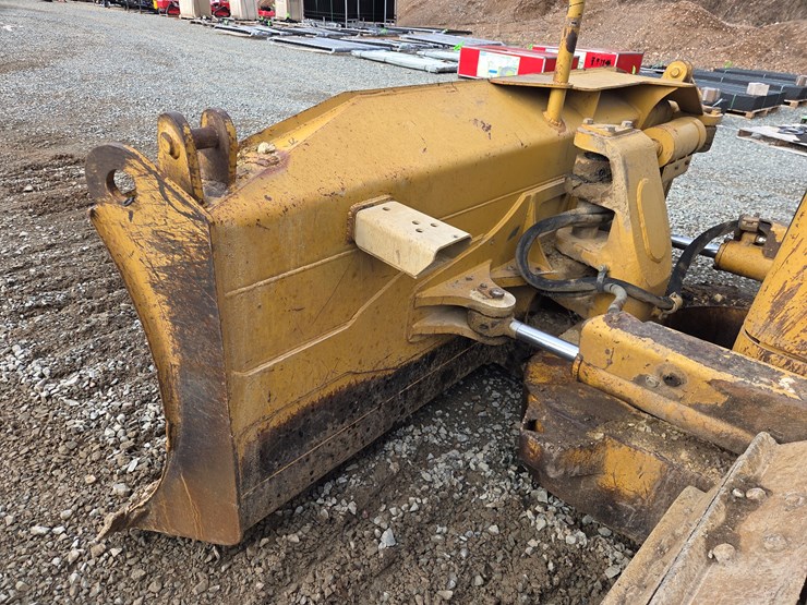 caterpillar-d6n-xl-image-11
