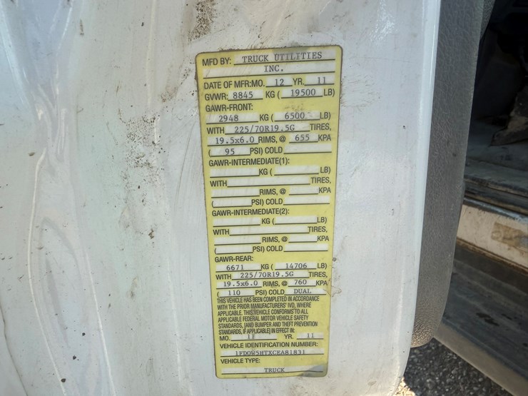 2012-ford-f550-xl-image-49