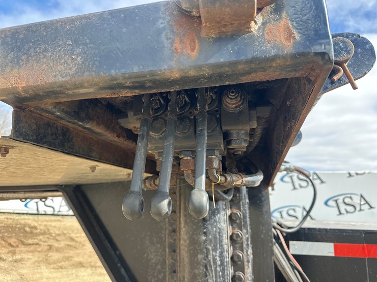 2010-massey-ferguson-8-image-19