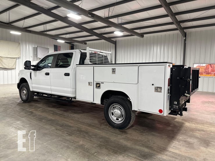 2022-ford-f350-image-4