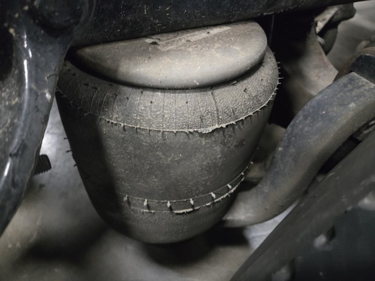 2015-kenworth-t680-image-36