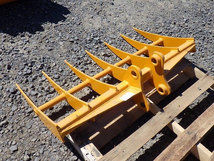 caterpillar-303-image-3