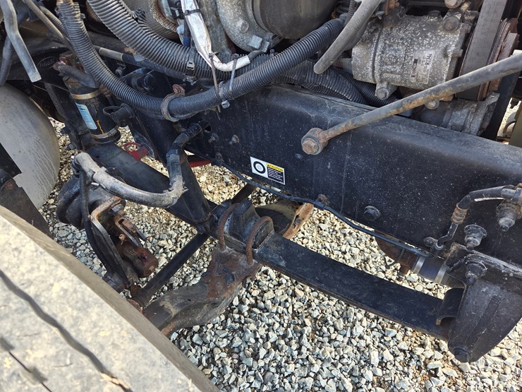 2013-peterbilt-337-image-41