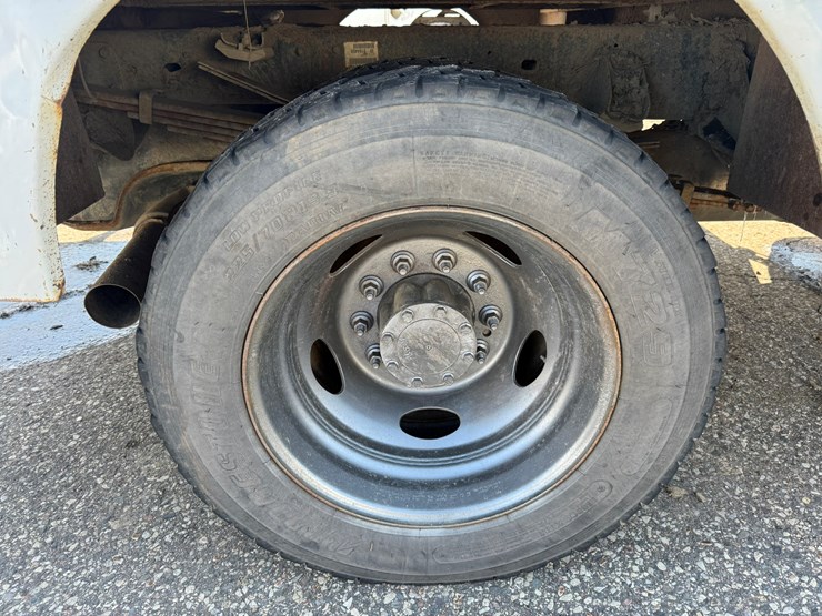 #2049-•-2015-ram-5500-heavy-duty-service-truck-image-48