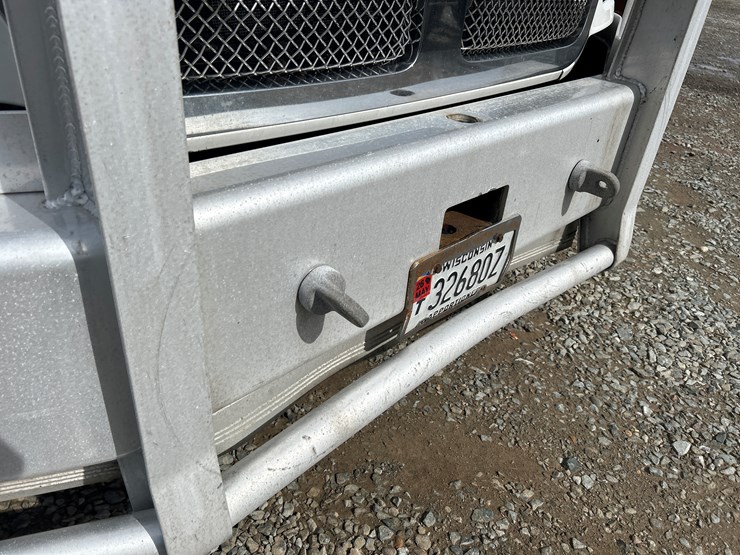 2017-kenworth-t680-image-14