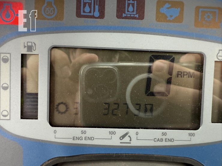 new-holland-tv140-image-44