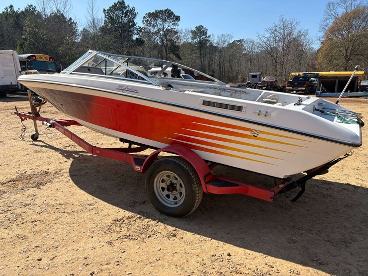 four-winns-"180-freedom"-ski-boat-w/-trailer-image-2