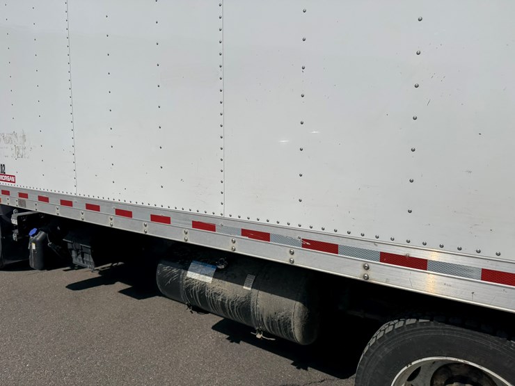 2019-isuzu-nrr-image-29