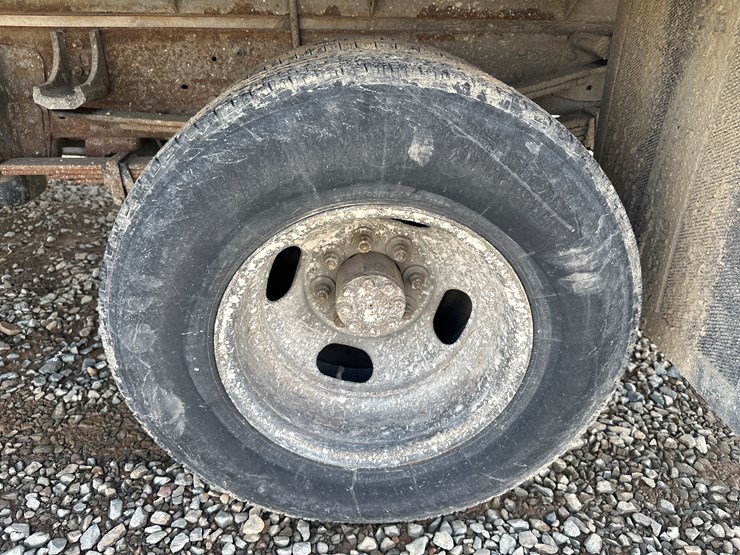 2005-gmc-3500-image-56