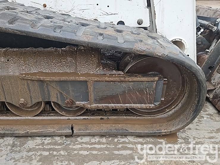 2019-bobcat-t740-image-9