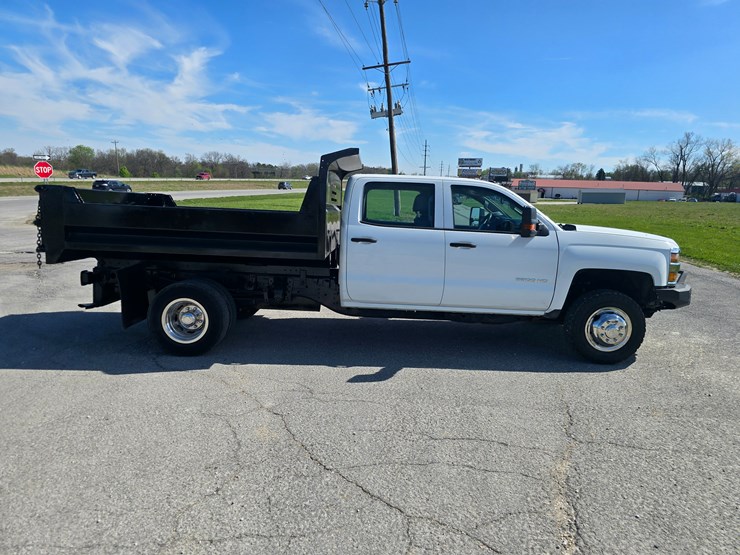 2019-chevrolet-silverado-3500-image-19