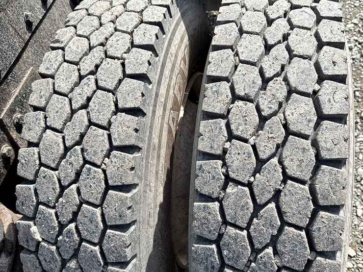 2004-peterbilt-378-image-62