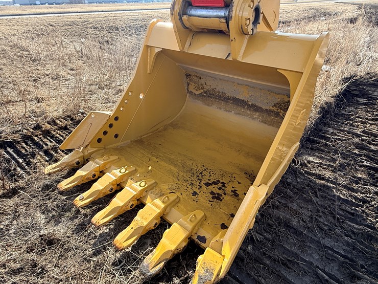 #1968-•-caterpillar-excavator-image-24