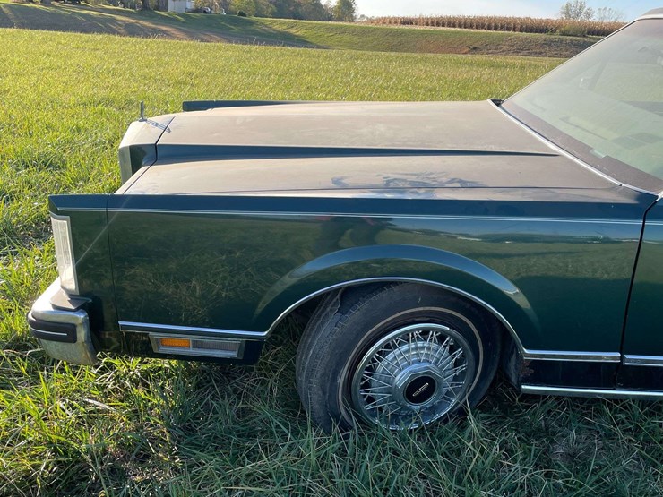 1980-lincoln-continental-town-car-image-13
