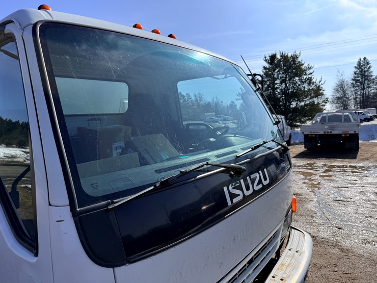 2001-isuzu-npr-image-15