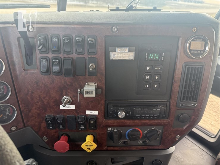 2007-mack-pinnacle-cxp613-image-43