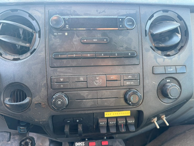 2012-ford-f550-xl-image-28