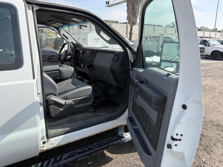 2011-ford-f250-image-9