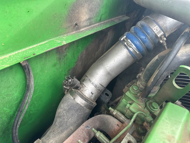 2016-deere-2154d-image-54