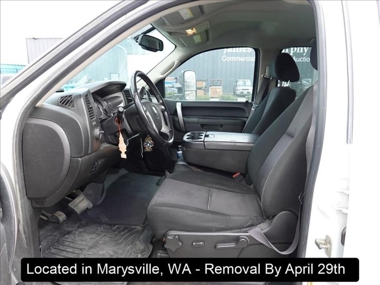 2011-chevrolet-3500-image-16