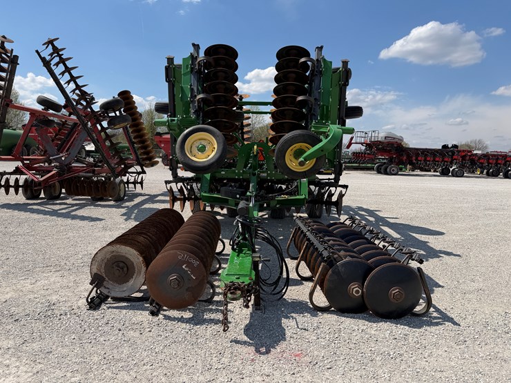 2014-john-deere-2623-image-2