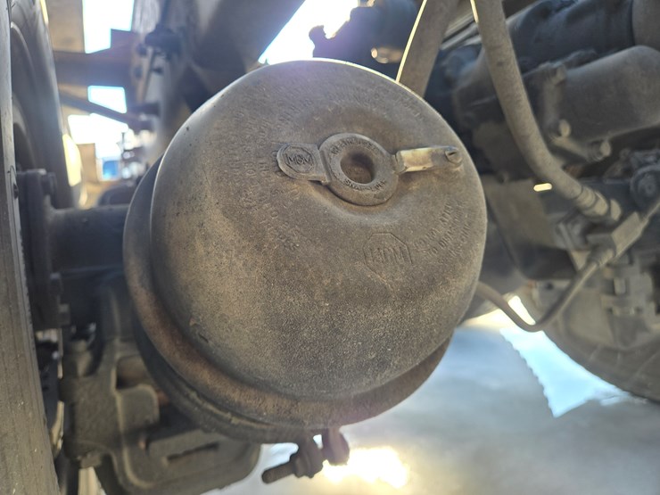 2000-mack-rd688s-image-38