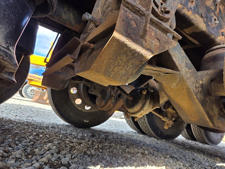 2005-massey-ferguson-8-image-43