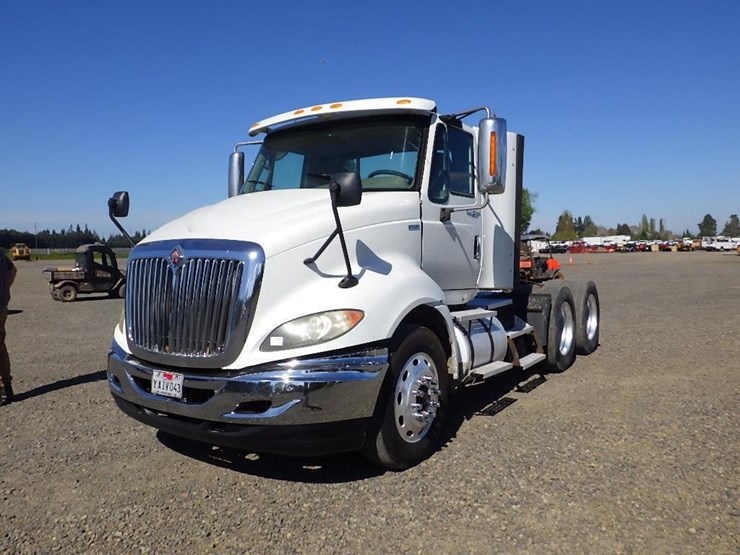 2012-international-prostar-image-1