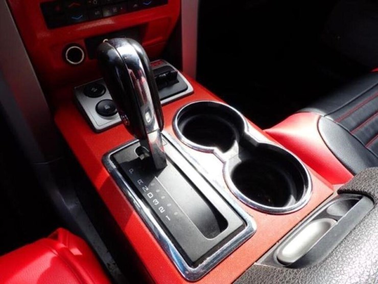 2010-ford-f150-raptor-image-16