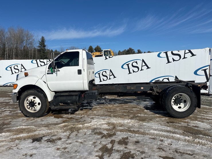 2012-ford-f650-image-2