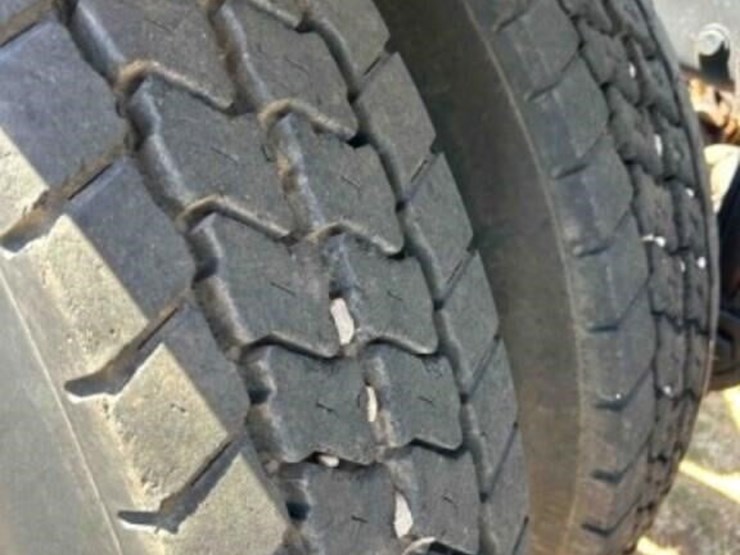 1989-peterbilt-379-image-11