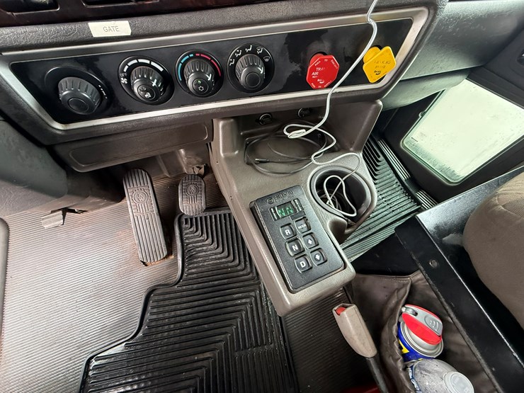 2011-kenworth-t800-image-73