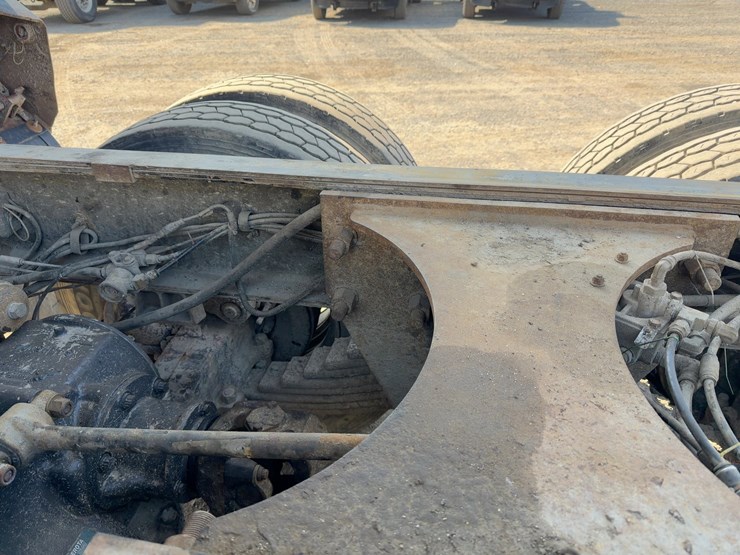 2001-mack-rd688s-image-24