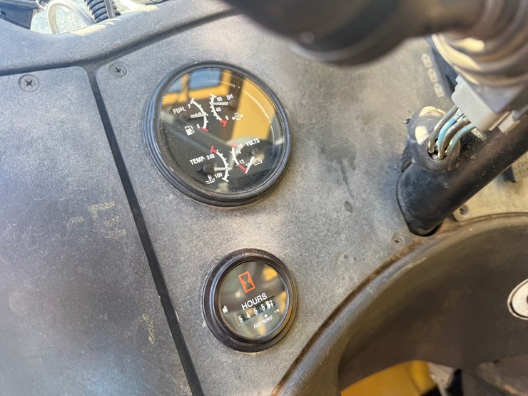 2007-caterpillar-tl1055-image-36